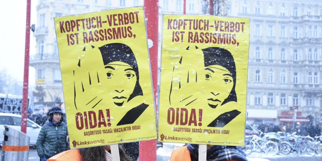 Avusturya'dan tepki çeken karar! 14 yaş altındakilere başörtüsü yasağı