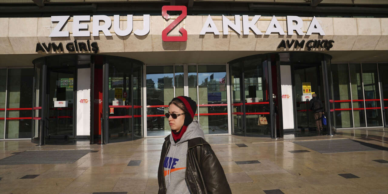 YHT Gar'da tesettür alışveriş merkezi açıldı! Şehirde ilk