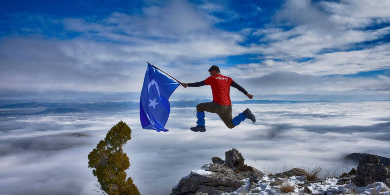 Konya’nın zirvesinde özgürlük pozu nefes kesti