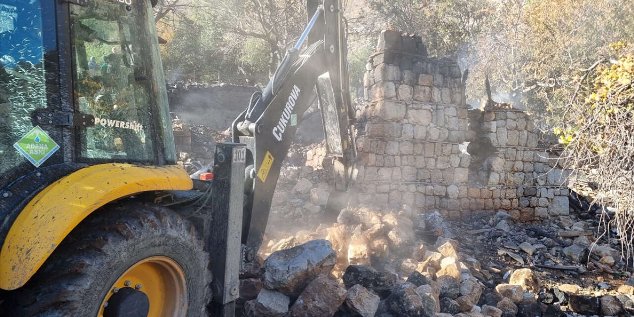 Evde çıkan yangın yaşlı kadının sonu oldu