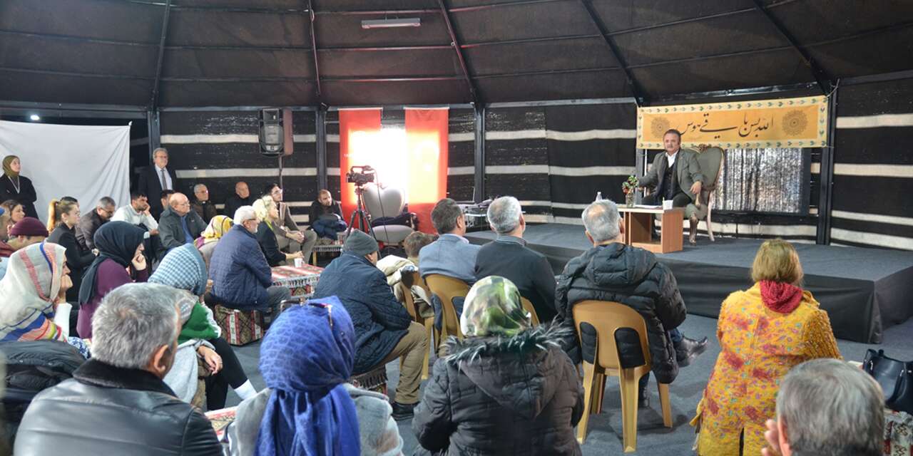 Konya’da Şeb-i Arus’un 8. günü, Türbe Önü Buluşmaları ile devam ediyor