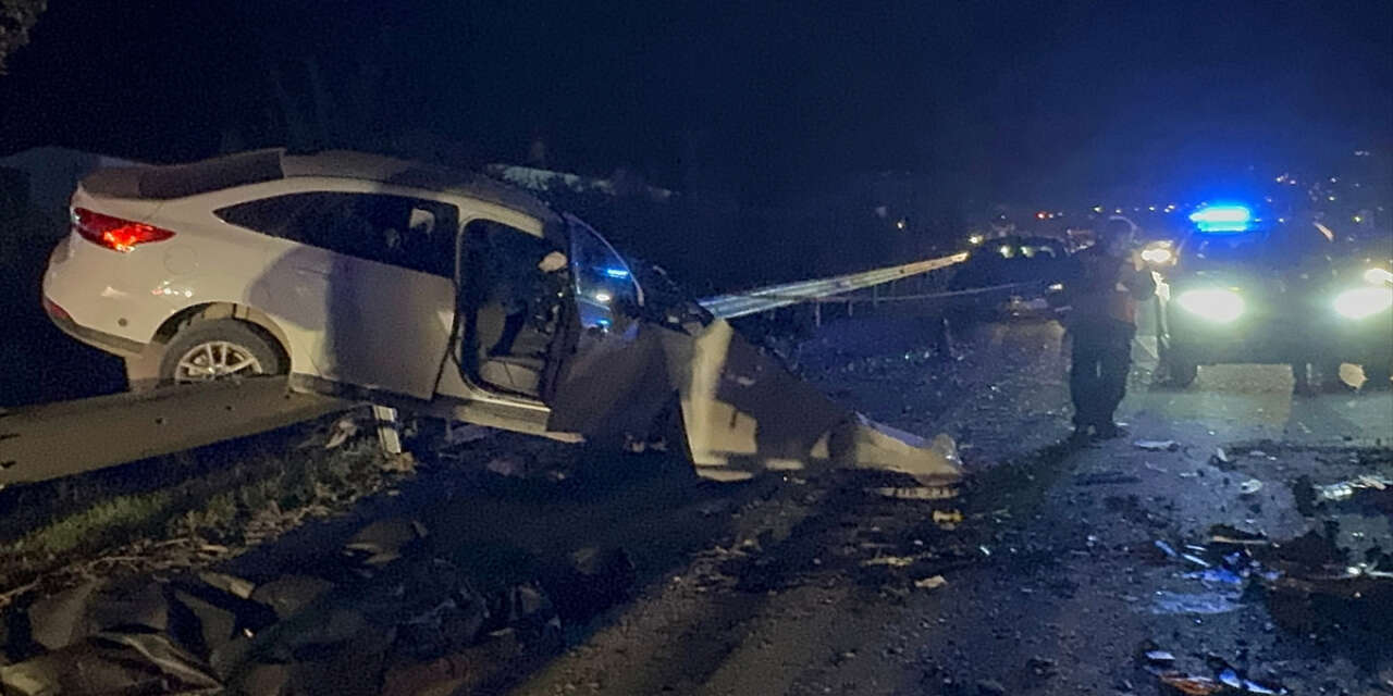 Kaza kurbanı genç çift ve yaşlı adama acı veda