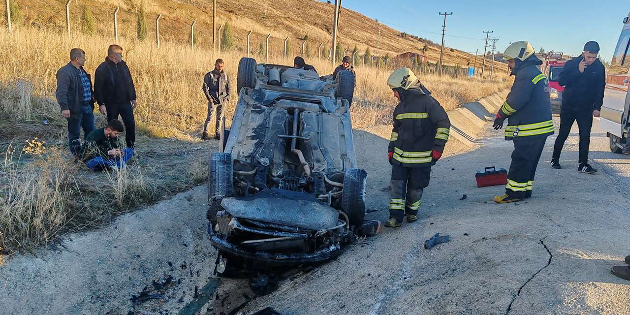 Konya’da kontrolden çıkan otomobil şarampole devrildi