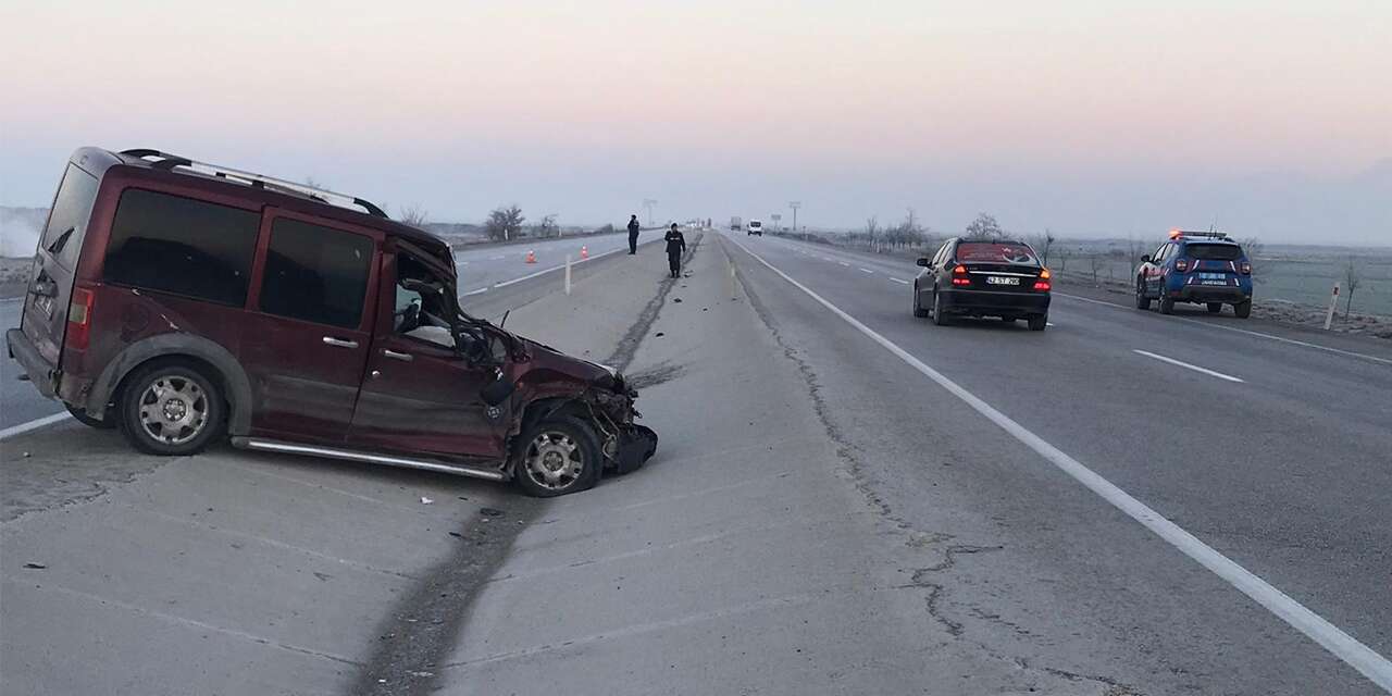 Konya’da kontrolden çıkan araç takla attı! Sürücü hastaneye kaldırıldı