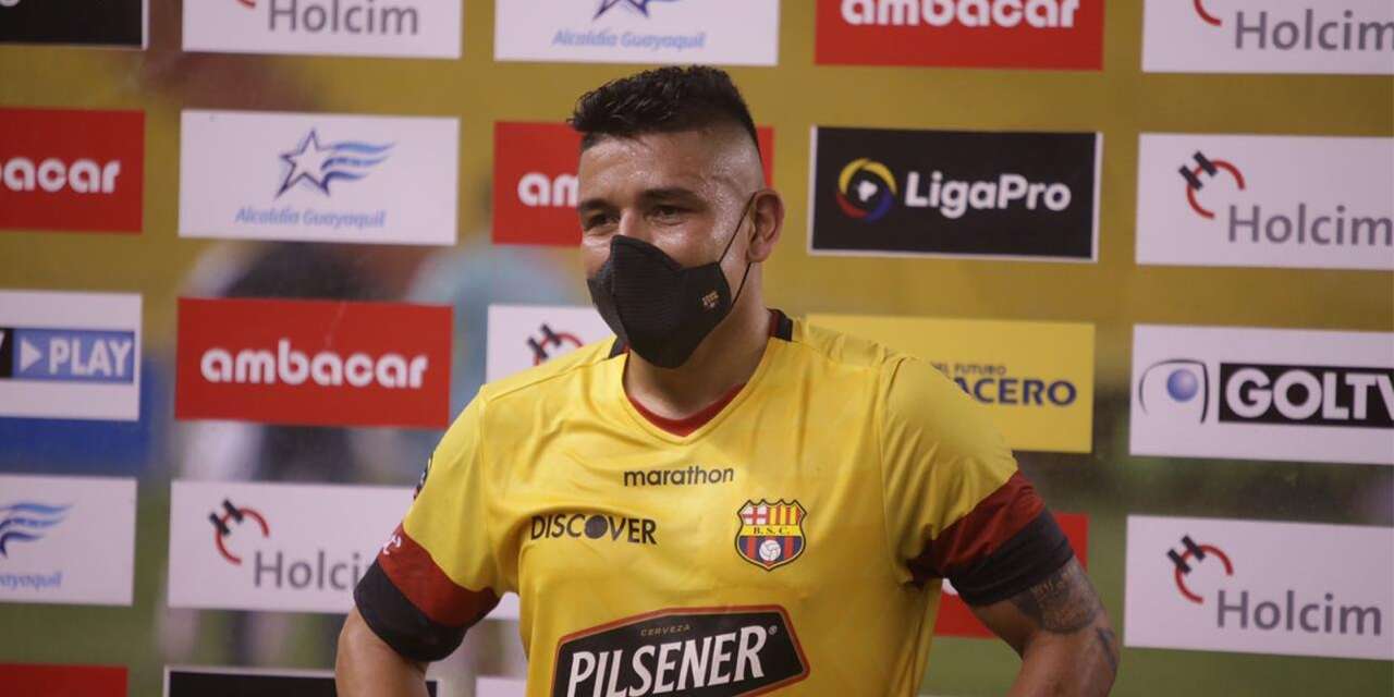 Kan donduran olay! Futbolcu ve eşi sokak ortasında öldürüldü