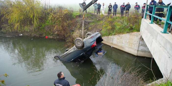 Sulama kanalına düşen araçta şüpheli ölüm! Kazayı görüp kaçtılar