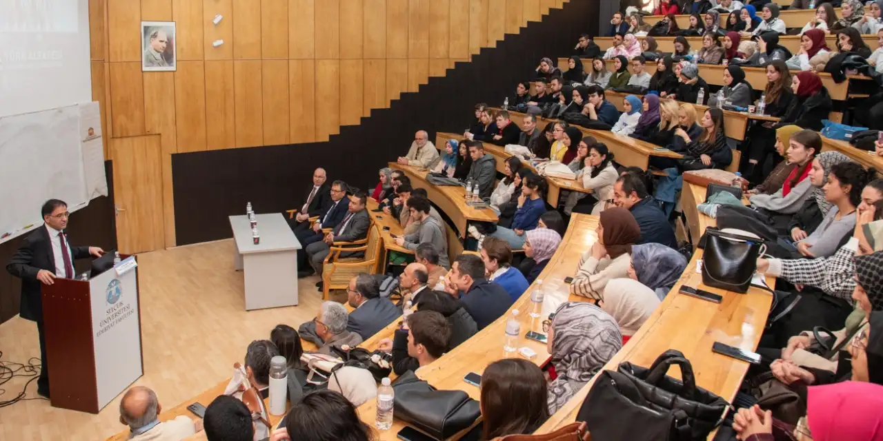 Ortak Türk alfabesi için Konya’da bir araya geldiler