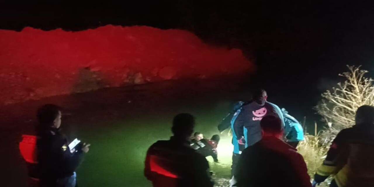 Kış ortasında gölete giren 19 yaşındaki genç hayatını kaybetti