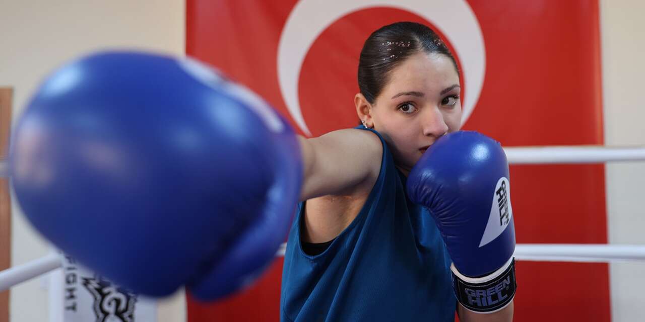 Babasının zoruyla başladığı boksta Türkiye şampiyonu oldu