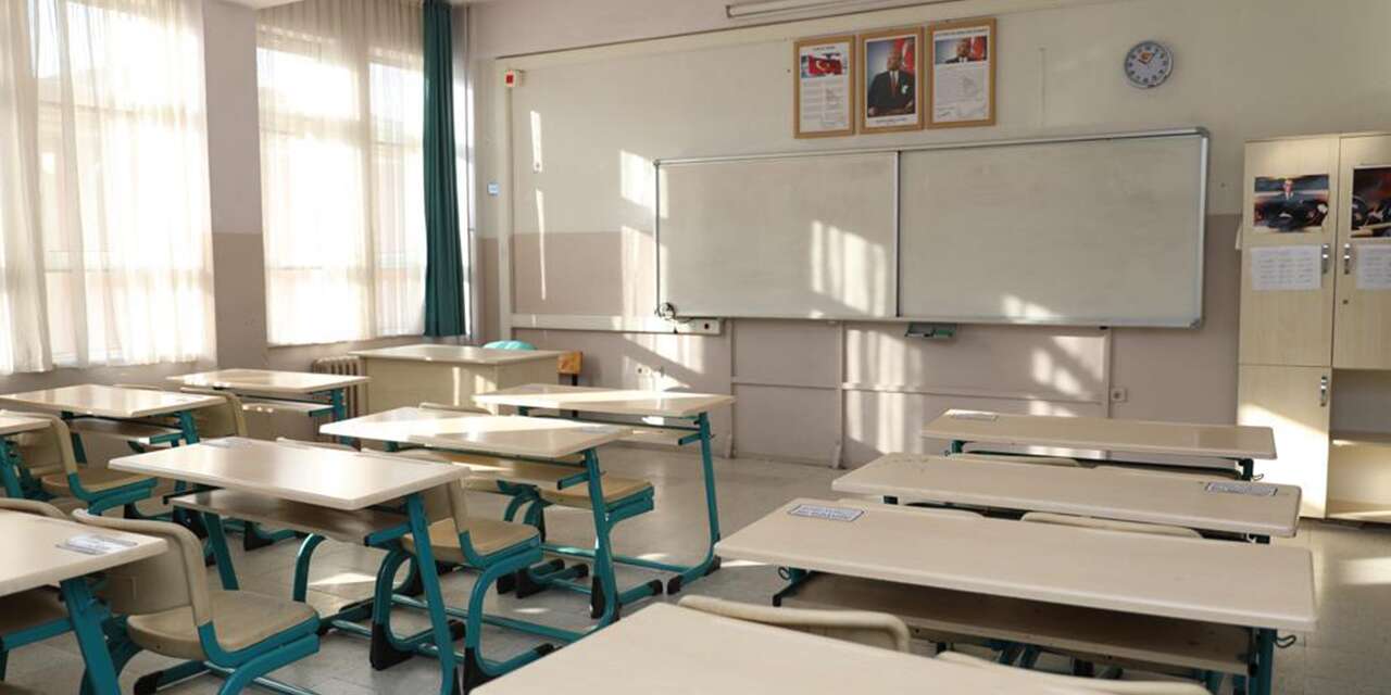 Yaşları 15 ve 16! Yapay zekayla kız öğrencilerin fotoğraflarını ürettiler