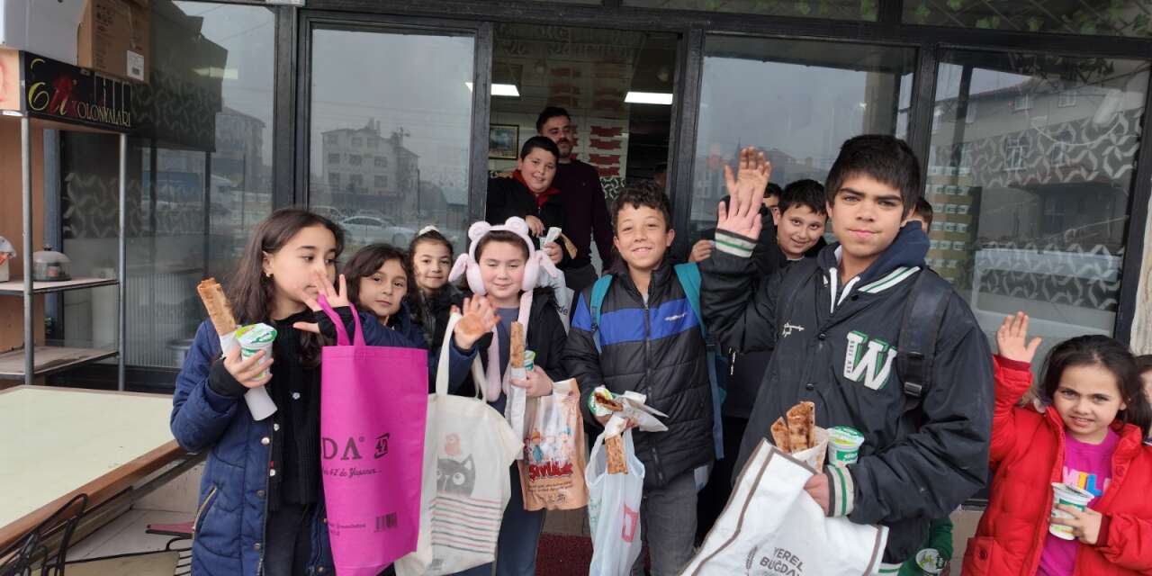 Konya’da şivlilik coşkusu! Etliekmekçi bugünü çocuklara ayırdı