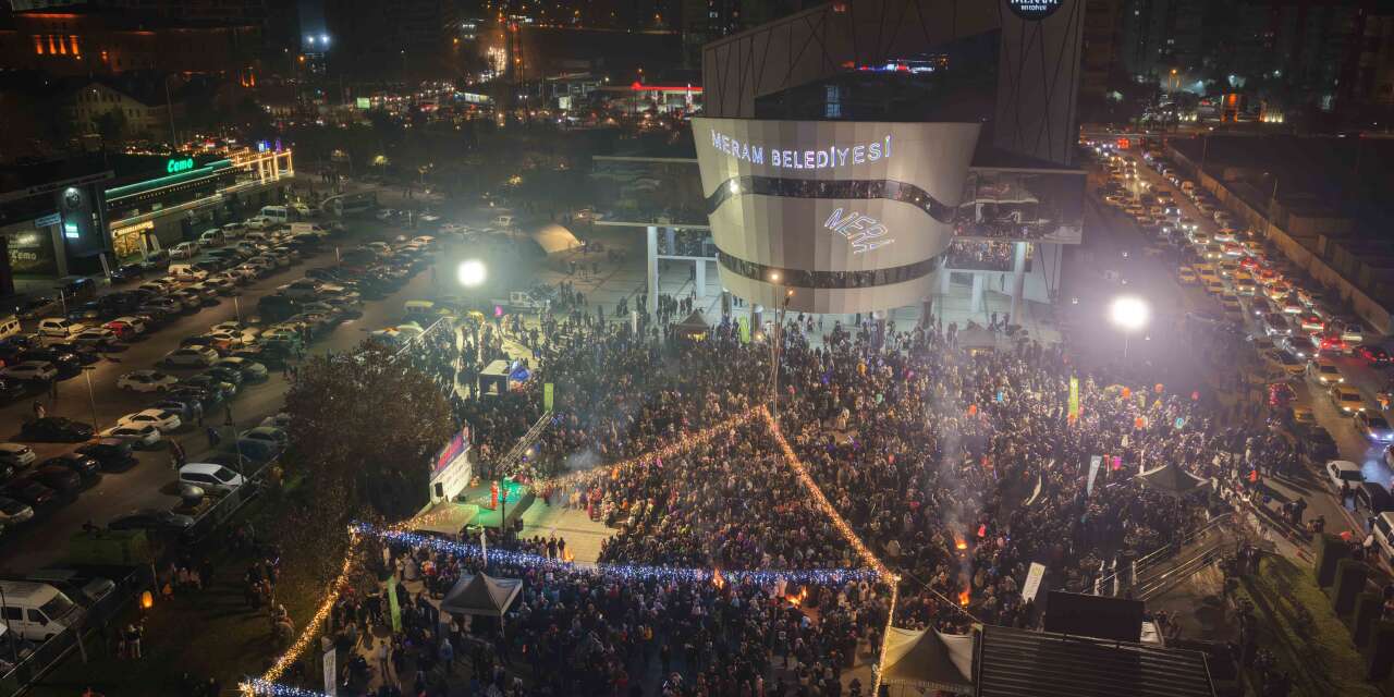Konya’daki fener alayı kutlamaları renk cümbüşüne döndü