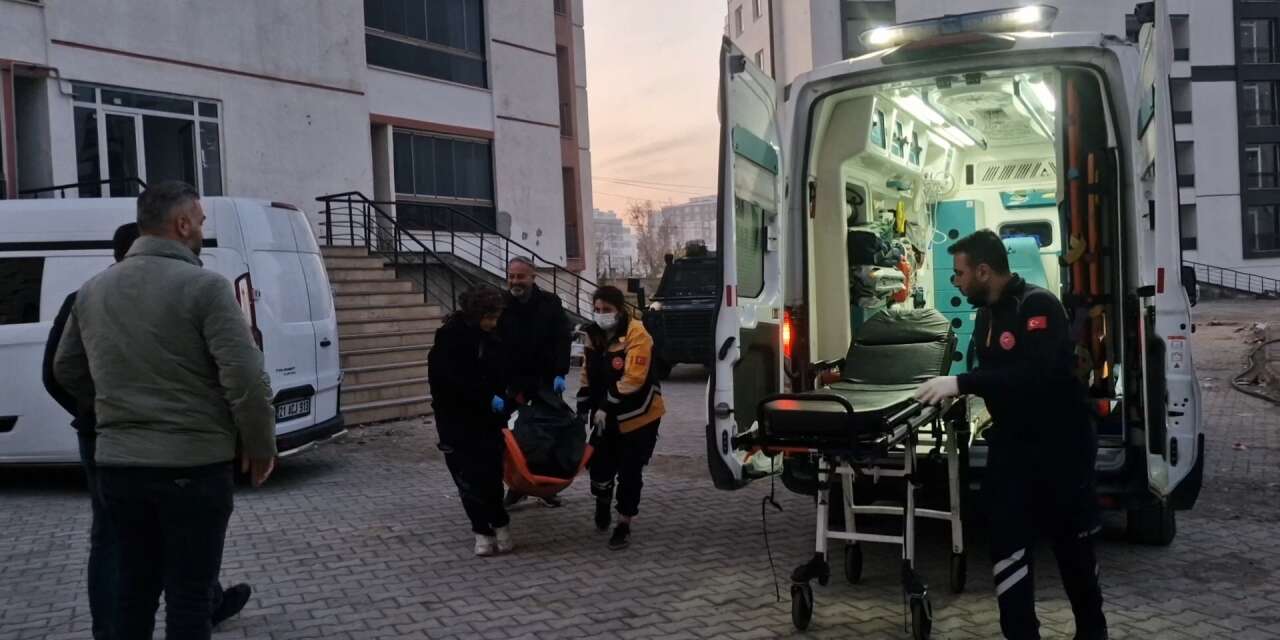 Genç kadın çöp poşeti içinde ölü bulundu