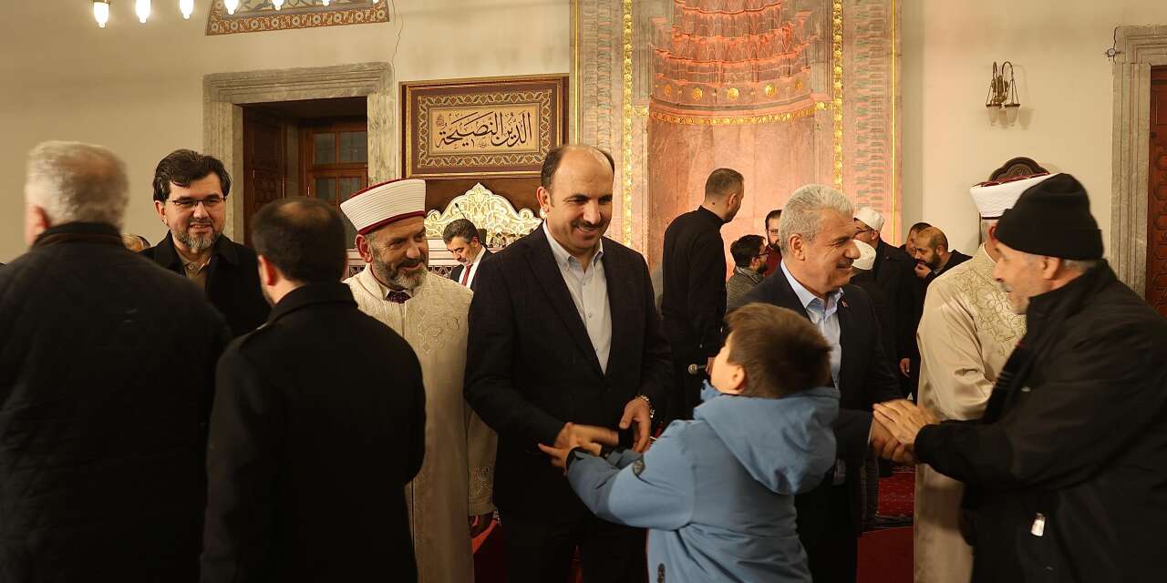 Vali Akın ve Başkan Altay, Regaip Kandili’ni Konyalılarla geçirdi