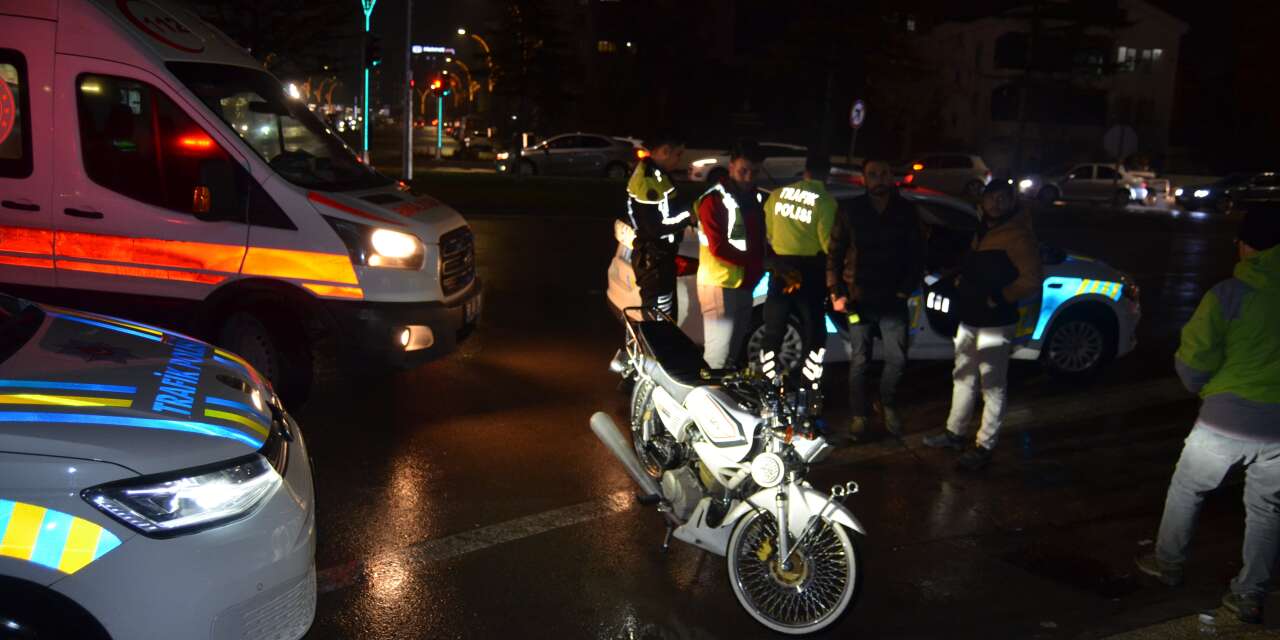 15 yaşındaki sürücü polis takibinde kaza yaptı