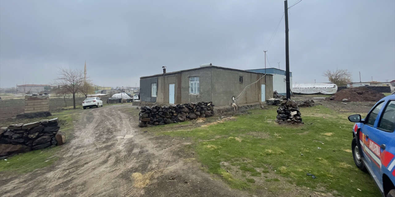 Aile faciası! Eşini ve oğlunu tabancayla öldürdü