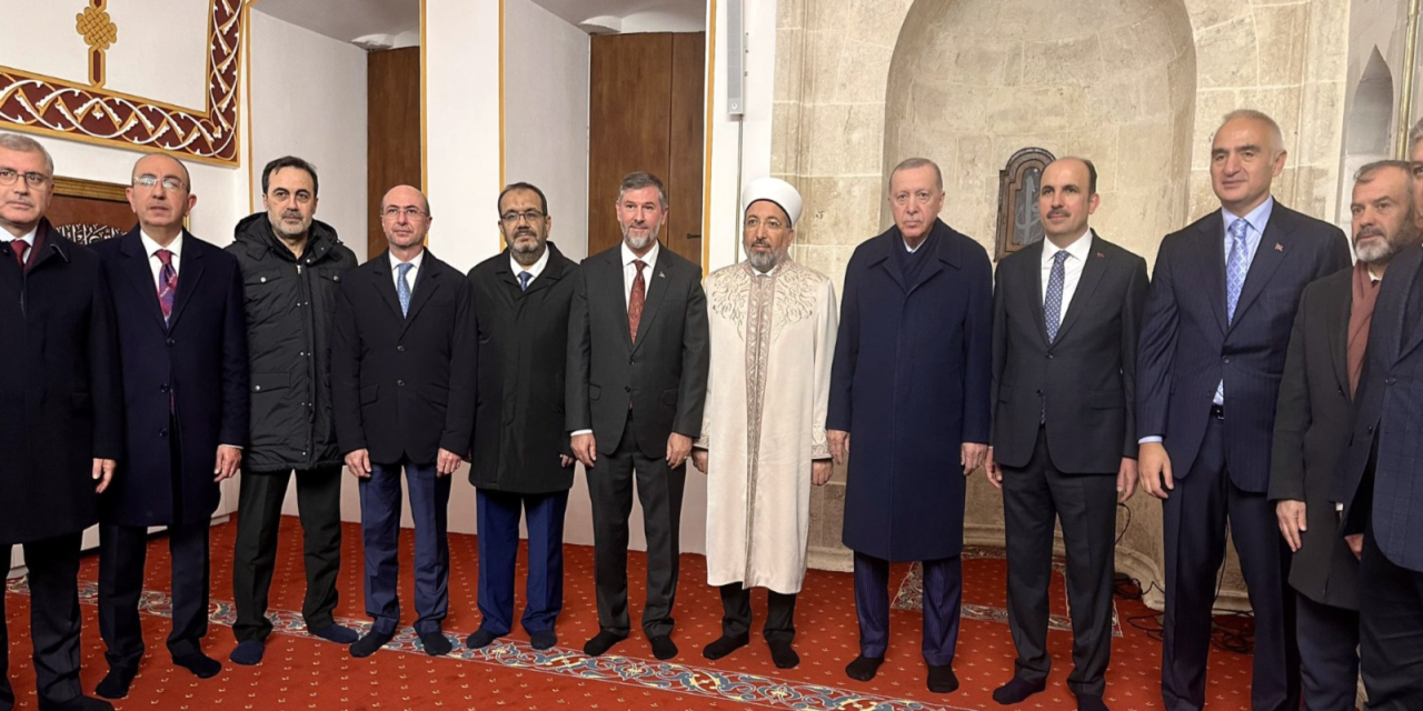 Cumhurbaşkanı Erdoğan, Konya’nın ayağa kaldırdığı Anadolu’nun ilk camisinde