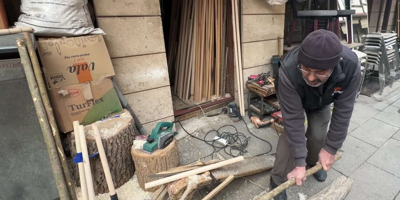 Konya’da el emeği çoban değnekleri zamana direniyor