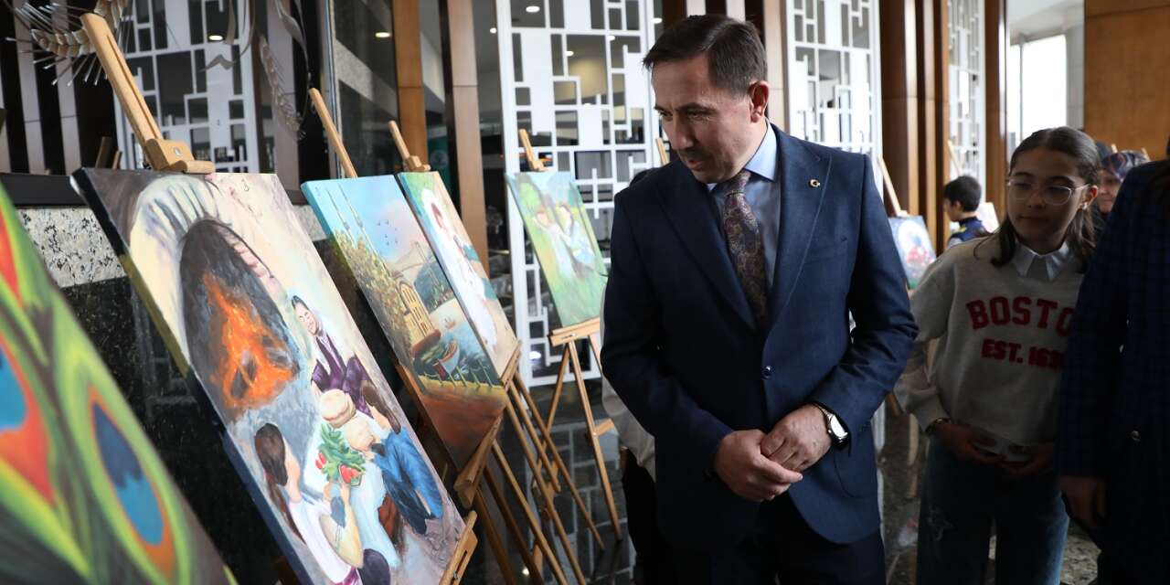 Konya’da genç yeteneklerin eserleri sanatseverlerle buluştu