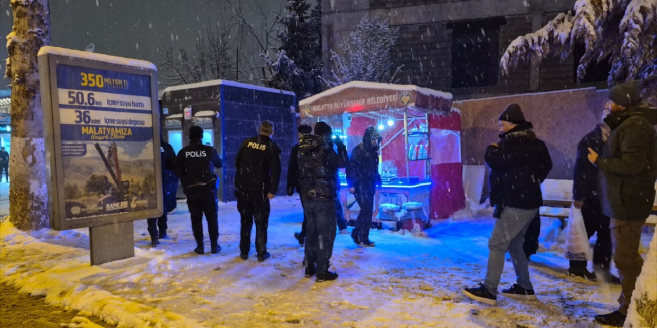 Yılbaşı gecesi 3 kadının bıçaklı kavgasında 1 ölü, 1 yaralı var