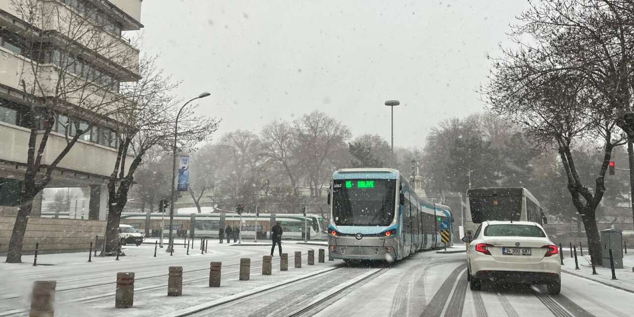 Konya merkezin kar hasreti 2026’nın ilk günü sona erdi