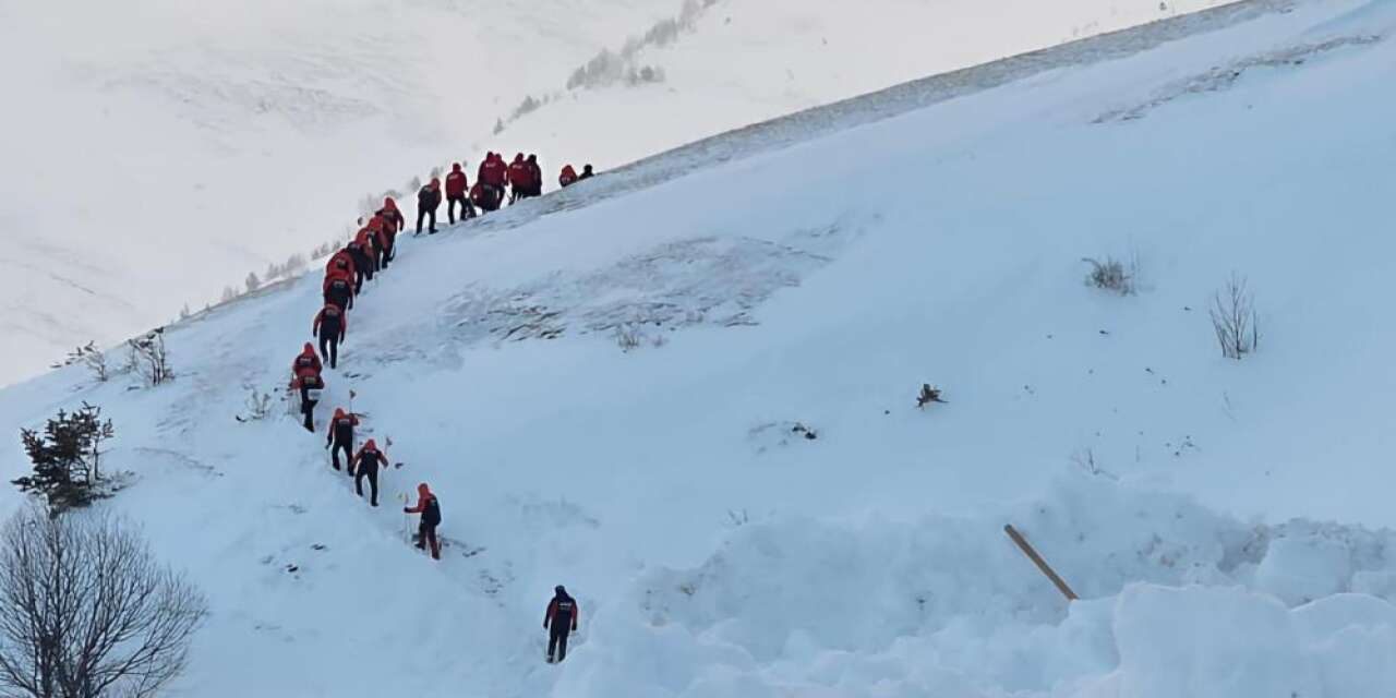 Çığ faciası! Kayıp çoban için arama çalışmaları sürüyor