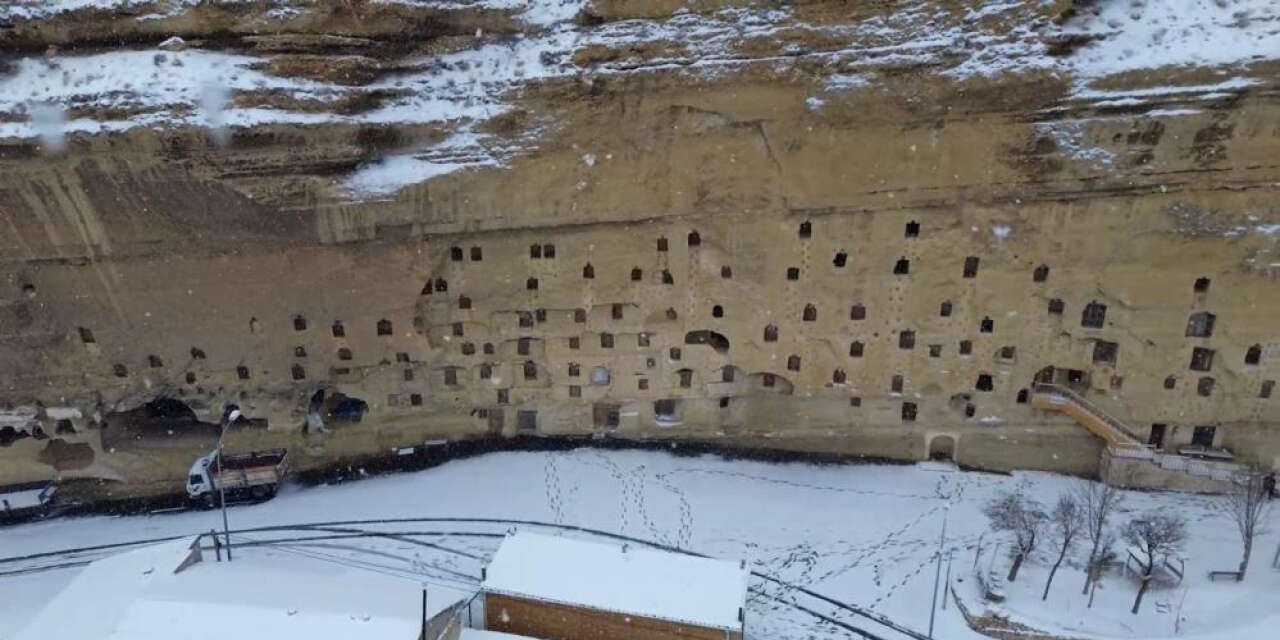 Sinema ve belgesellerin vazgeçilmez adresinde kar güzelliği