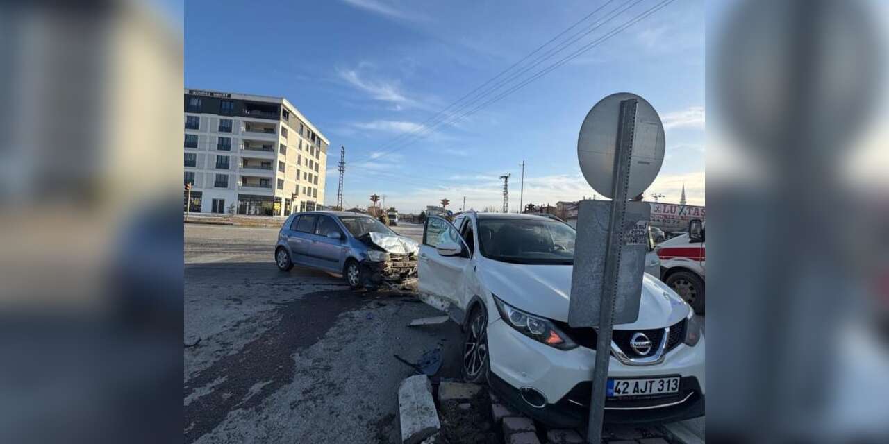 Konya’da kavşak kazası! 3 kişi yaralandı