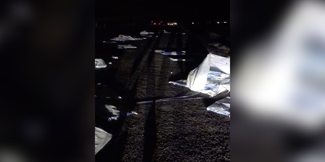 Konya’da TIR’dan yola saçılan yük trafiği aksattı