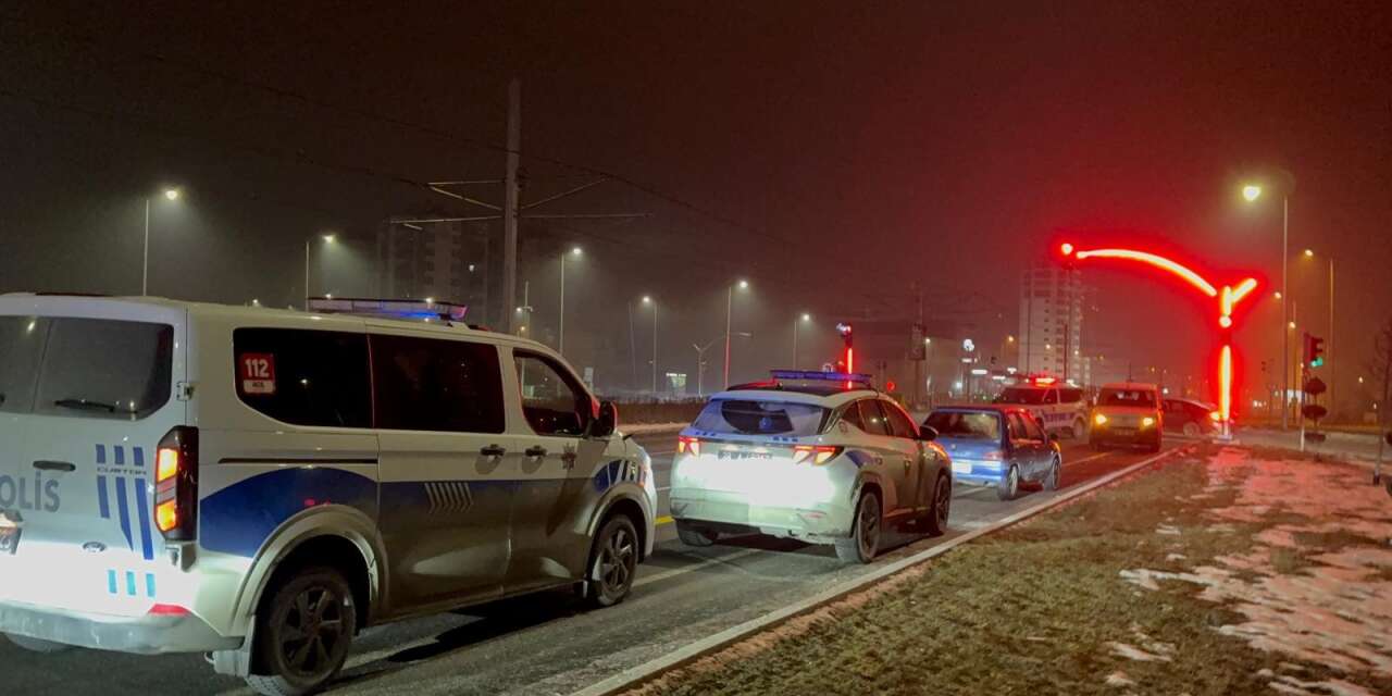 Alkollü sürücü dehşet saçtı! 1’i polis, 2 kişi yaralandı