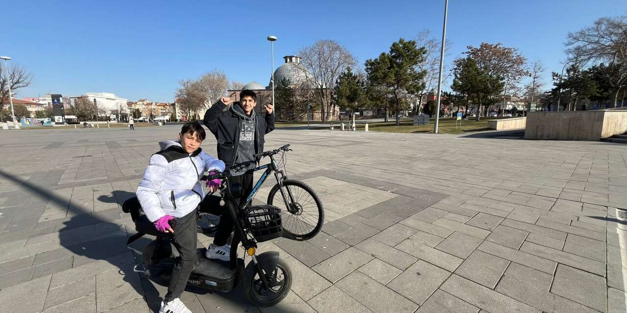 Kış ortasında bahar havası Konyalıları sokağa döktü