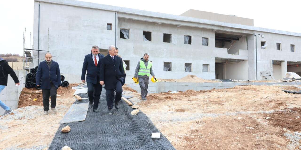 Vali Akın, Konya’nın yeni hastane inşaatını inceledi