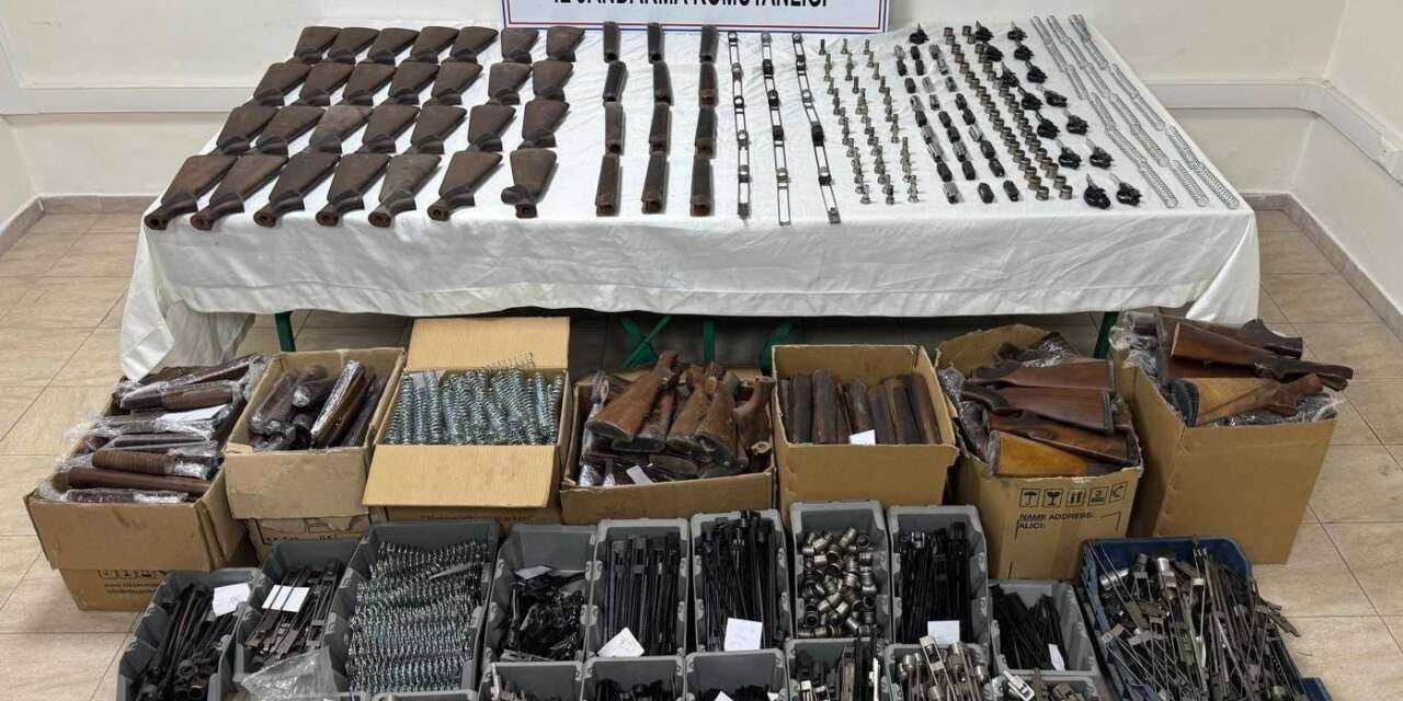 Konya Beyşehir’de av bayiine jandarma baskın yaptı