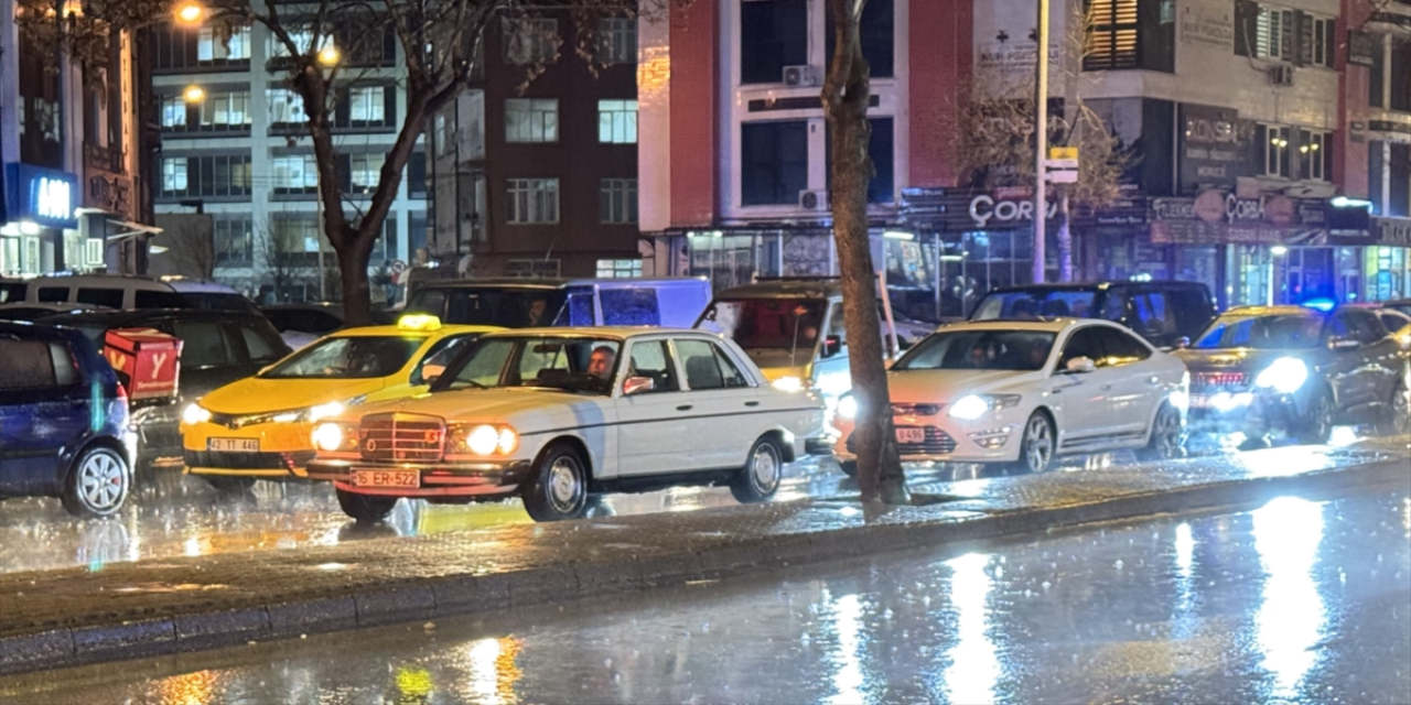 Konya’yı yerle bir eden fırtına gitti, yağış başladı