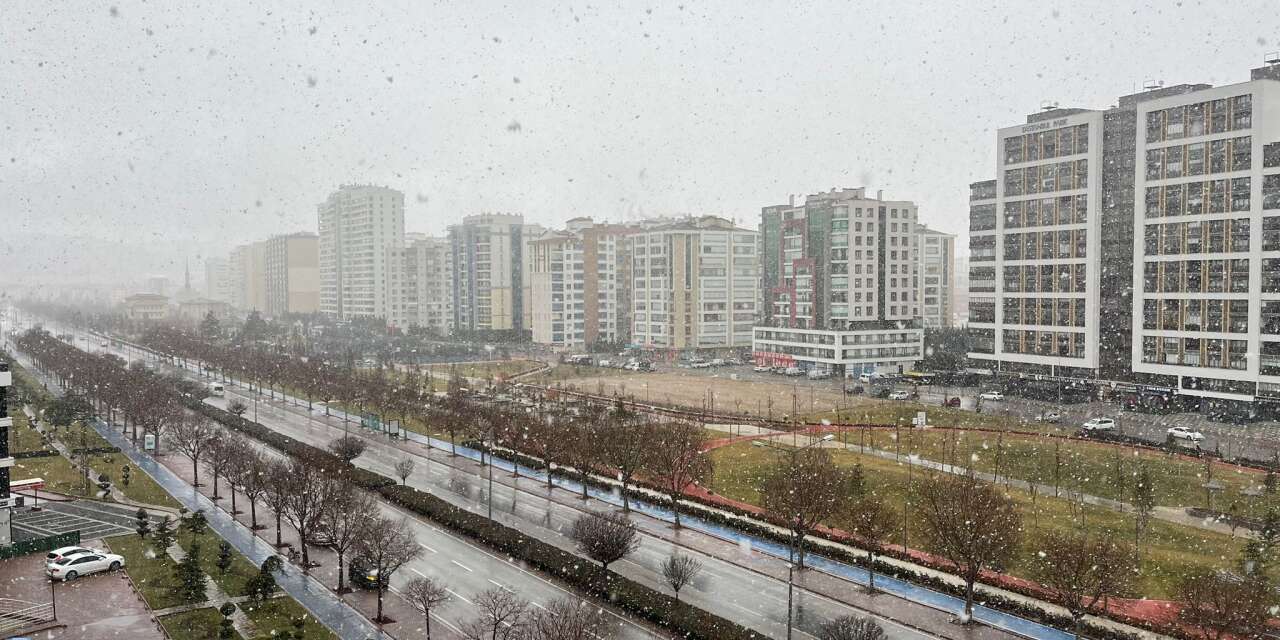 Kar Konya merkezine de ulaştı! İlçelerde yağış miktarları dikkat çekti