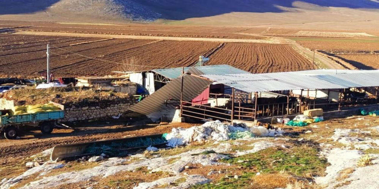 Karaman’da feci olay! Fırtınanın uçurduğu çatı ölüme neden oldu