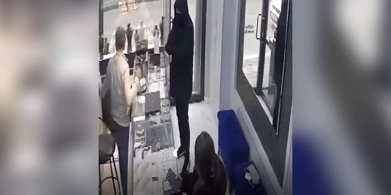 Kuyumcuda ilginç soygun! Azarlanınca kaçtı