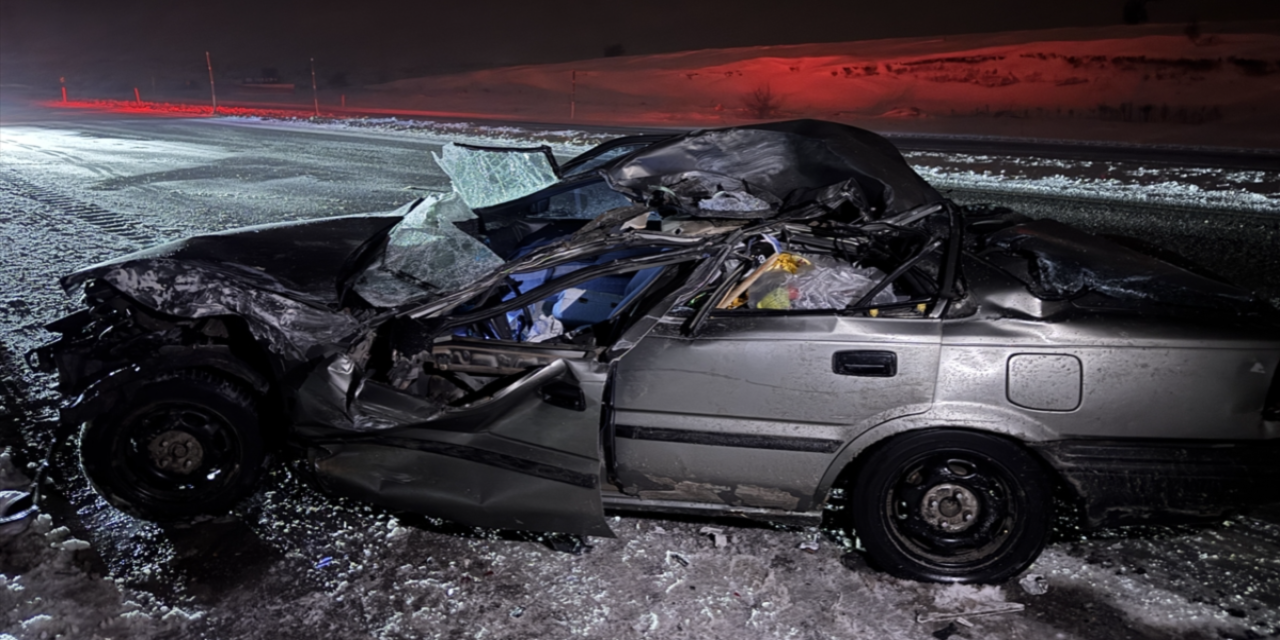 Buzlanma zincirleme kazalara neden oldu