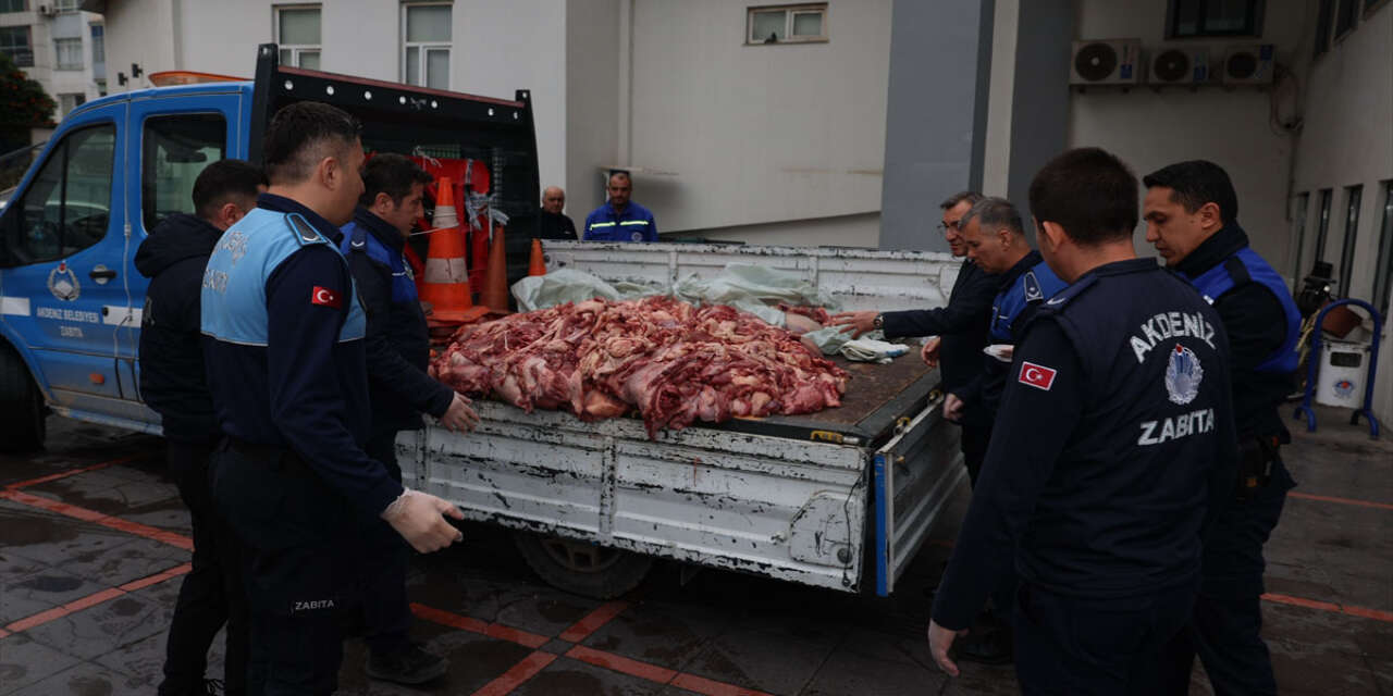 500 kilo kokmuş eti vatandaşa yedireceklerdi! Ekipler yakaladı