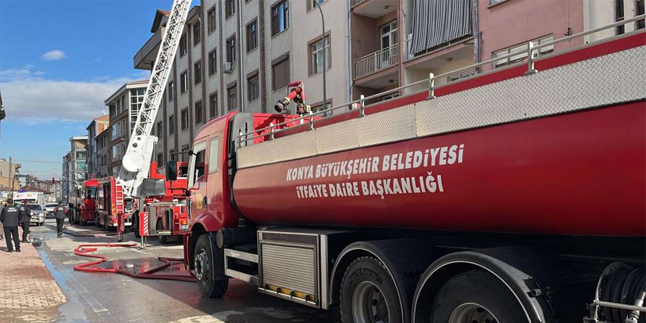 Konya’da 5 katlı apartmanda yangın paniği