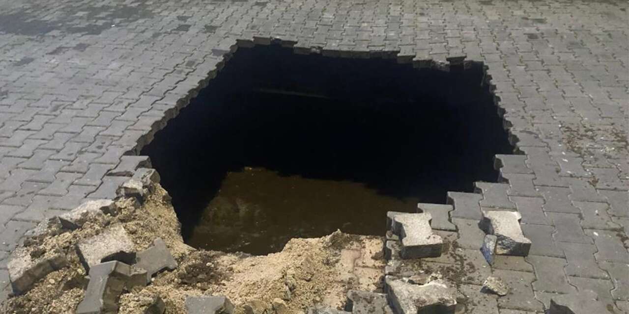 Yağış sonrası çöken yolda insan kemikleri bulundu