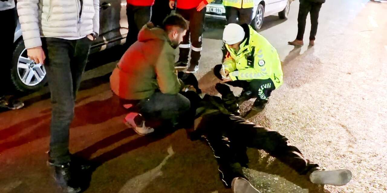 Aksaray’da feci kaza! Otomobil çarpan motosiklet sürücüsü yaralandı