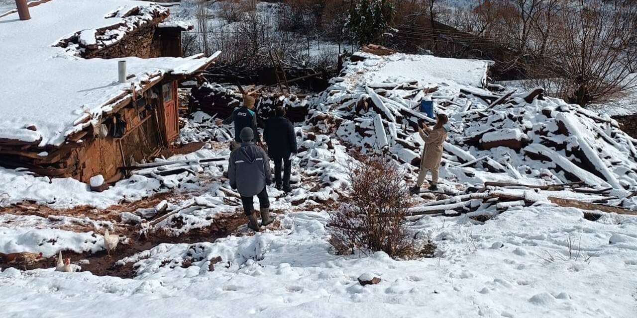 Konya’da ahır çöktü! Çok sayıda hayvan telef oldu