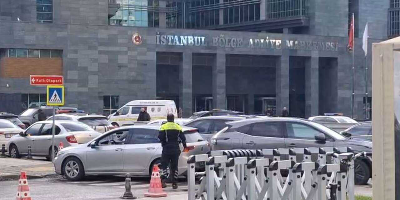 Adliyede silahlı saldırı! Savcı, hakimi vurdu