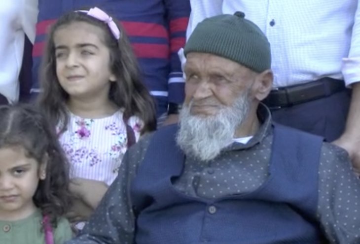 50 torun sahibi 107 yaşındaki dedenin bayram sevinci