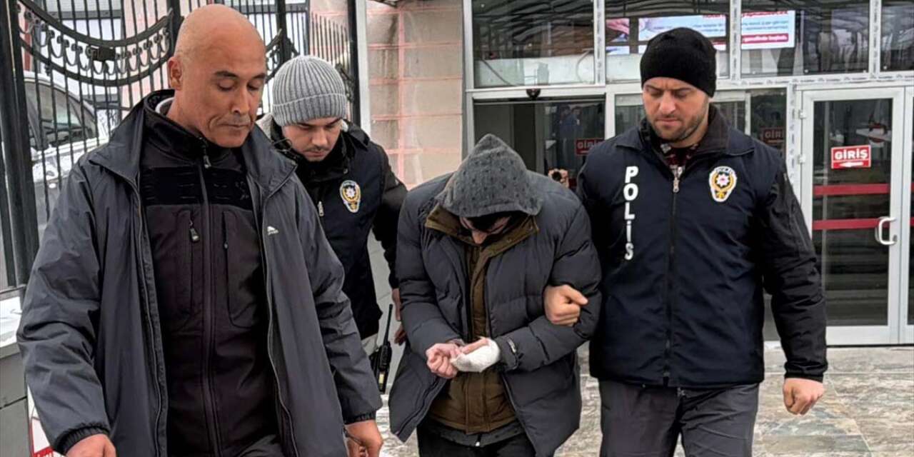 Üvey babasına dehşeti yaşattı