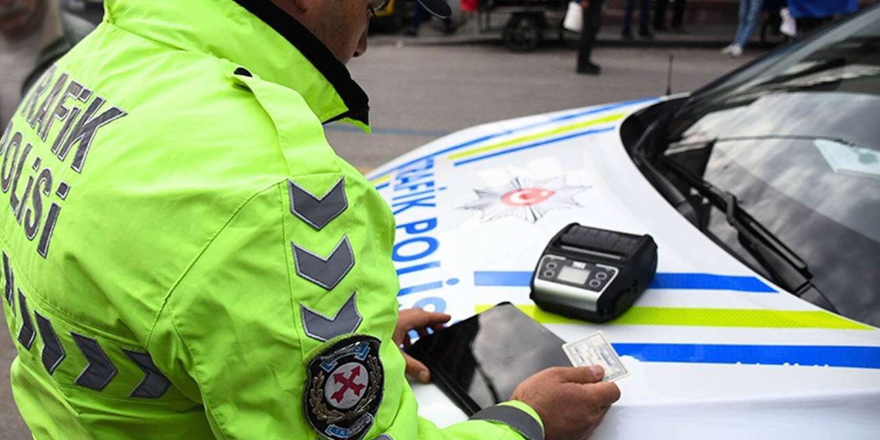 Sürücüler dikkat! Trafik cezalarına zam geldi