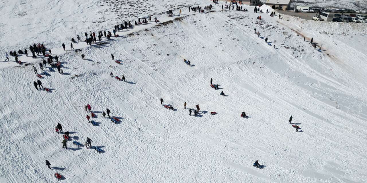 Kar hasreti çeken Konyalılar yarıyıl tatilinde buraya akın ediyor