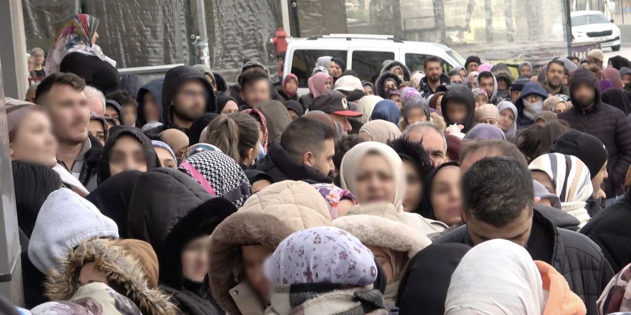 100 liralık ürün için birbirlerini ezdiler