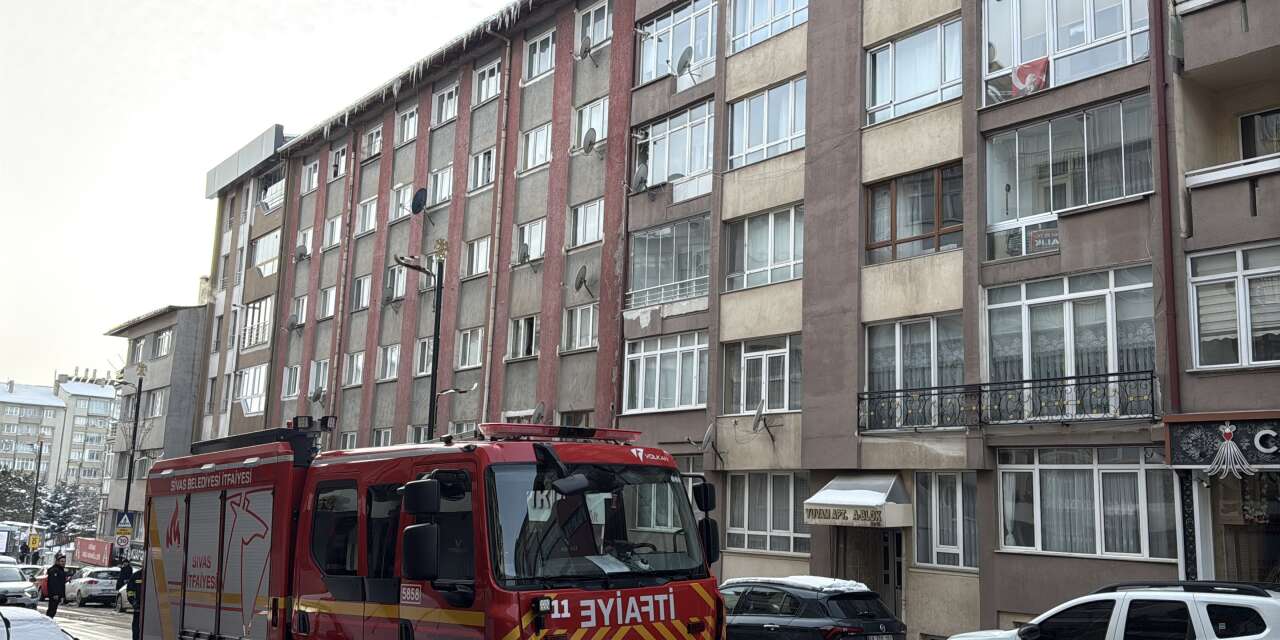 5 katlı apartmanda kombi patladı! Çok sayıda ekip sevk edildi